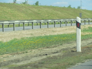 сигнальные столбики дорожные