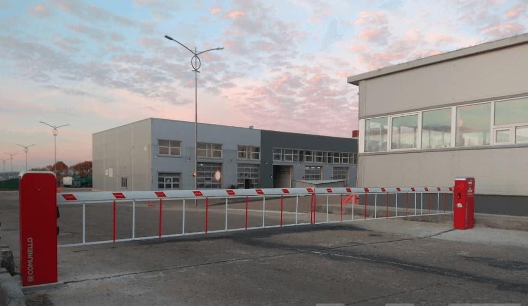 Шлагбаум и барьеры для автоматизации проезда до 15 метров